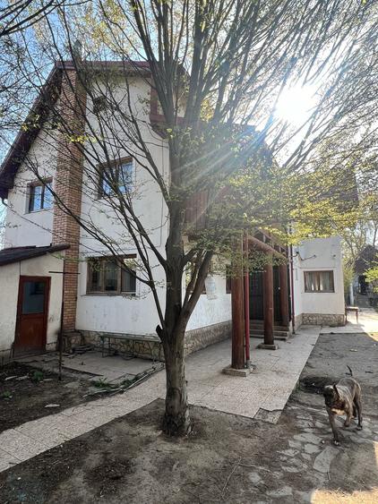 Casă individuală cu 6 camere cu Garaj în Chichiș