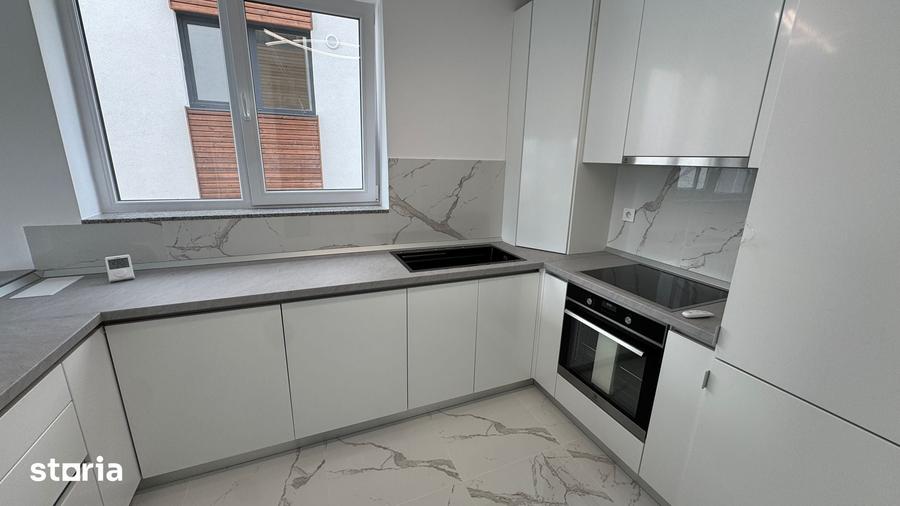 Apartament cu 3 camere decomandat în Cristian