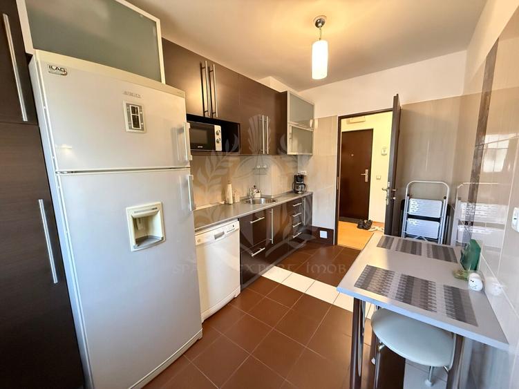 Apartament cu 2 camere decomandat, mobilat în Republicii