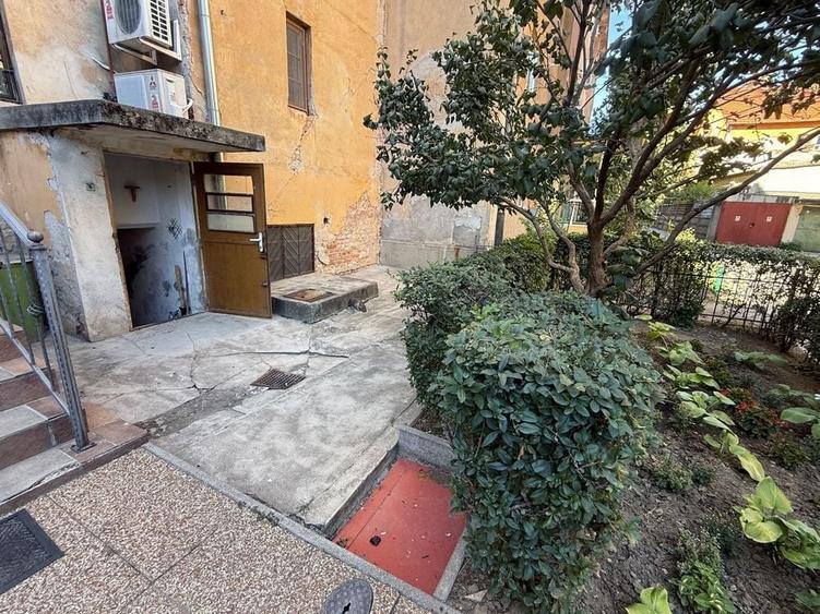 Apartament cu 3 camere în Bârzești