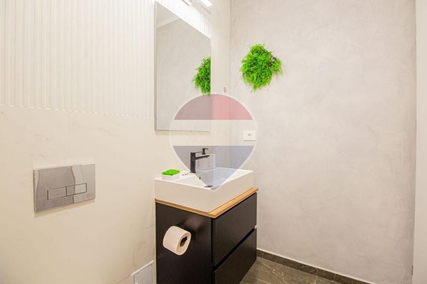 Apartament cu 3 camere decomandat, mobilat în Central