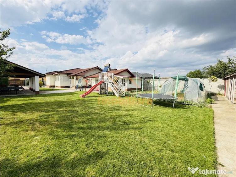 Casă cu 5 camere cu Teren 1000 Mp în Tărian
