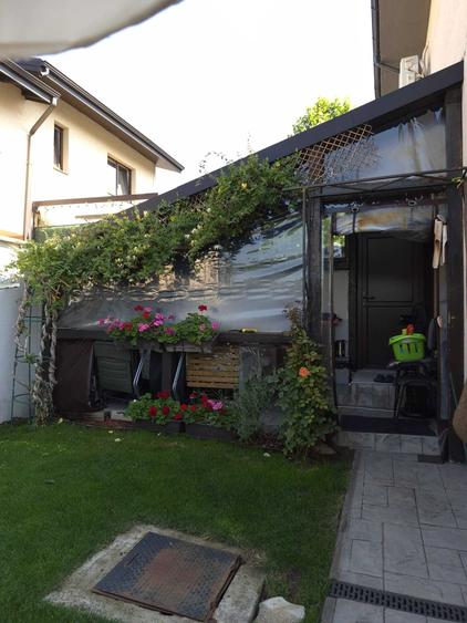 Casă cu 3 camere în Valea Adâncă