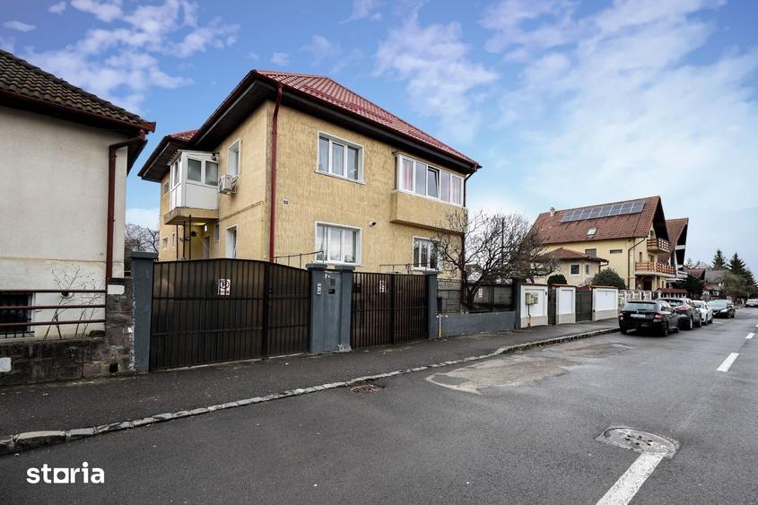 Apartament cu 3 camere decomandat în Centrul Istoric