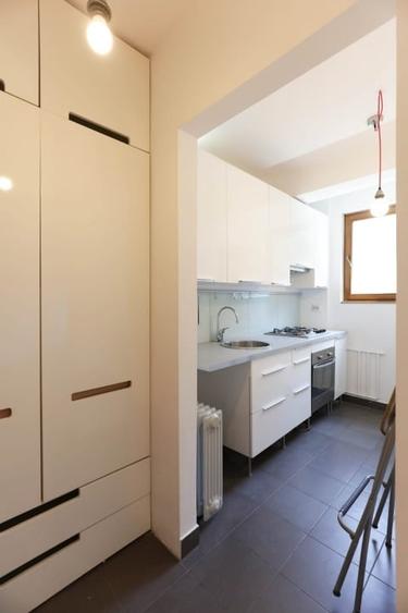 Apartament cu 2 camere semidecomandat în Barbu Văcărescu