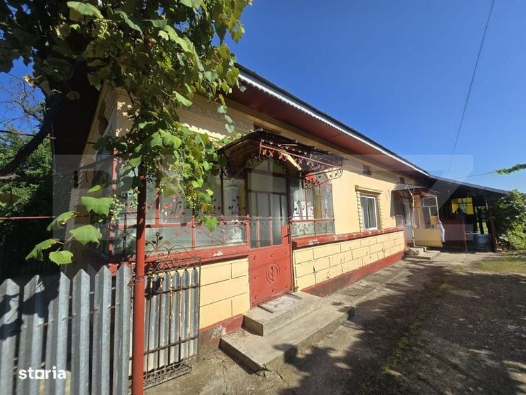 Casă cu 3 camere în Costești