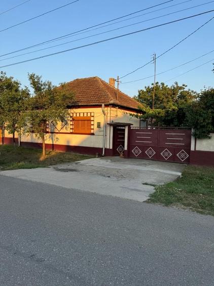 Casă cu 4 camere în Cefa