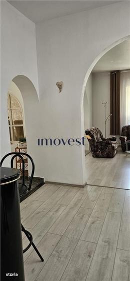 Casă cu 4 camere în Dacia