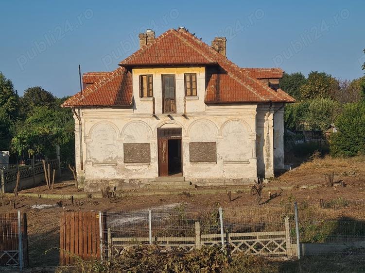 Casă cu 6 camere cu Teren 1076 Mp în Eforie