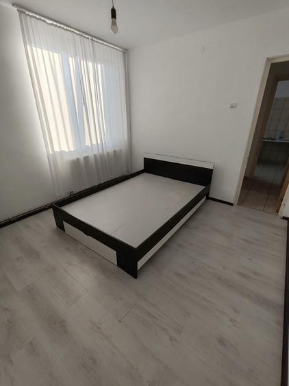 Apartament cu 2 camere semidecomandat în Teilor
