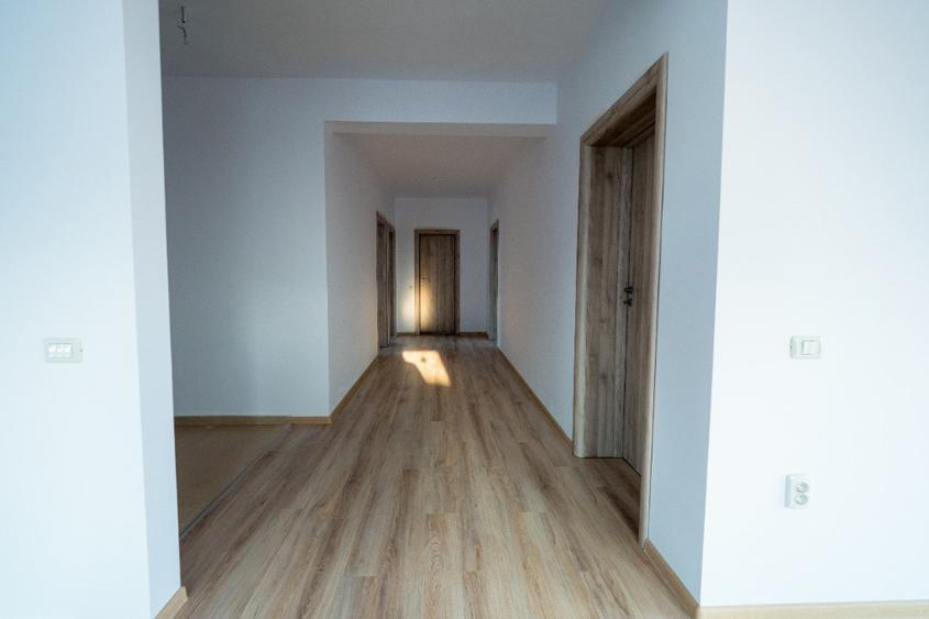 Casă cu 4 camere cu Teren 510 Mp în Balotești