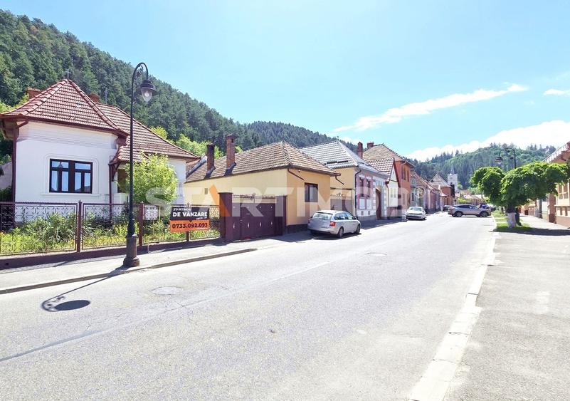 Casă individuală cu 5 camere cu Canalizare în Caragiale