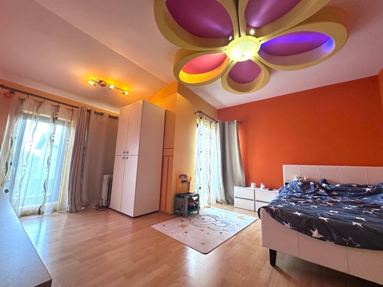 Casă individuală cu 5 camere cu Canalizare în Moșnița Nouă