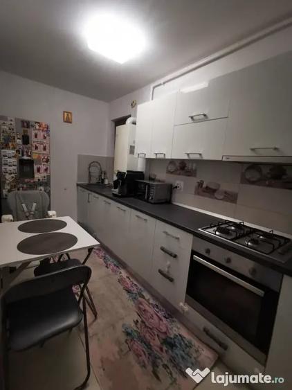 Apartament cu 2 camere semidecomandat în Fundeni