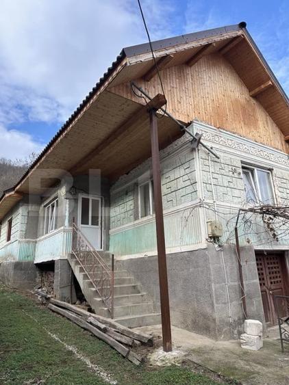 Casă individuală cu 3 camere cu Canalizare în Exterior Vest