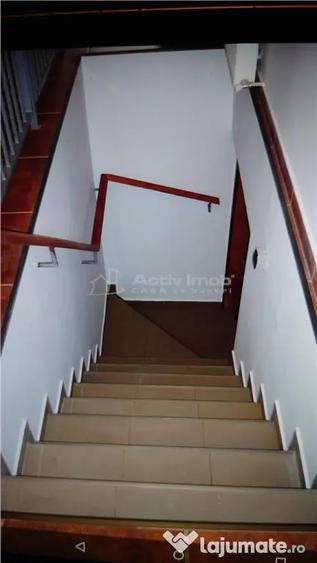 Casă cu 5 camere cu Teren 7241 Mp în Central