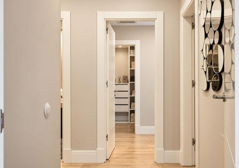 Apartament cu 3 camere decomandat, mobilat în Iancu Nicolae