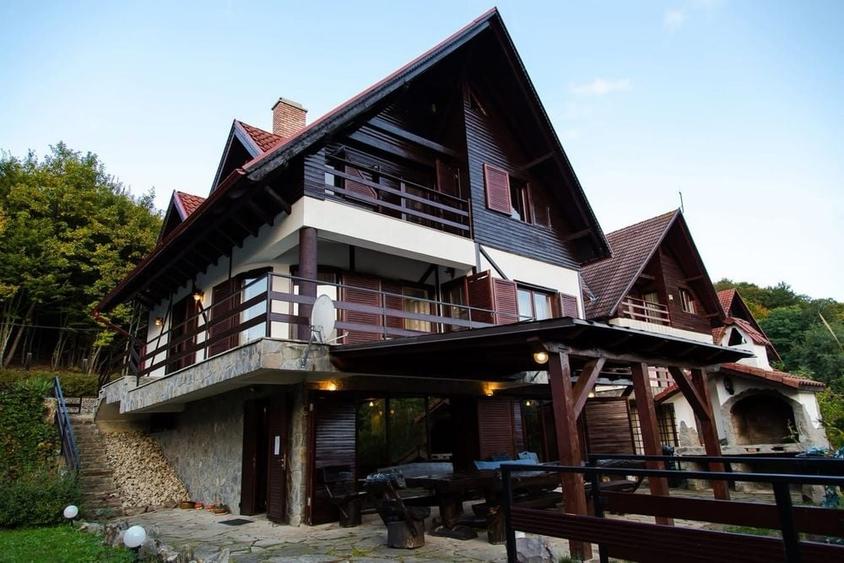 Casă cu 4 camere în Valea Dobârlăului