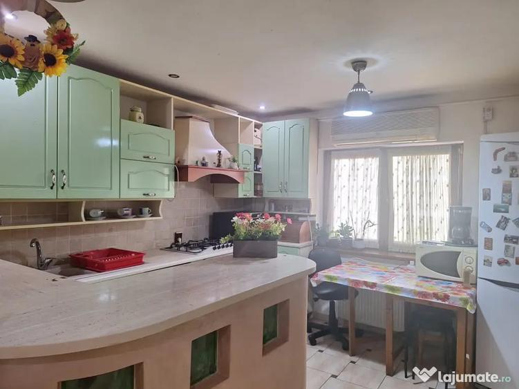 Apartament cu 3 camere decomandat în Unirii Nord