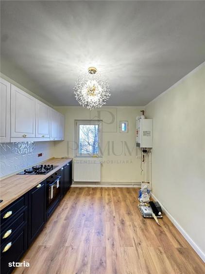 Apartament cu 3 camere, mobilat în Aradului