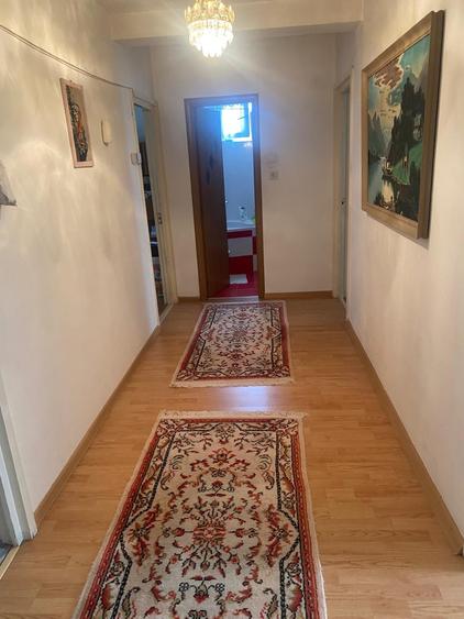 Apartament cu 3 camere decomandat în Ștrand