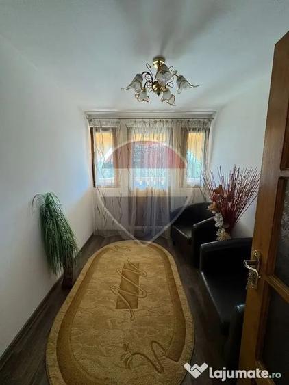 Casă cu 6 camere cu Teren 1526 Mp în Bolotești