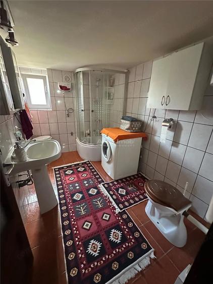 Casă cu 5 camere cu Teren 1500 Mp în Doclin