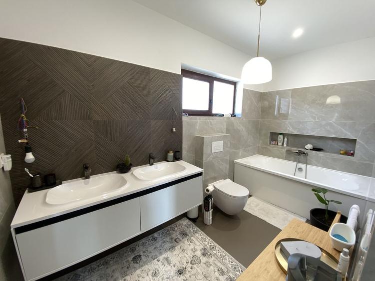 Duplex cu 4 camere cu Canalizare în Săcălaz