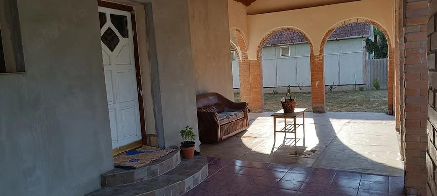 Casă cu 3 camere cu Teren 1800 Mp în Central