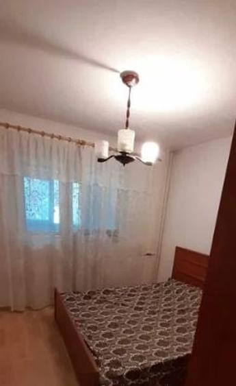 Apartament cu 4 camere semidecomandat în Iancului