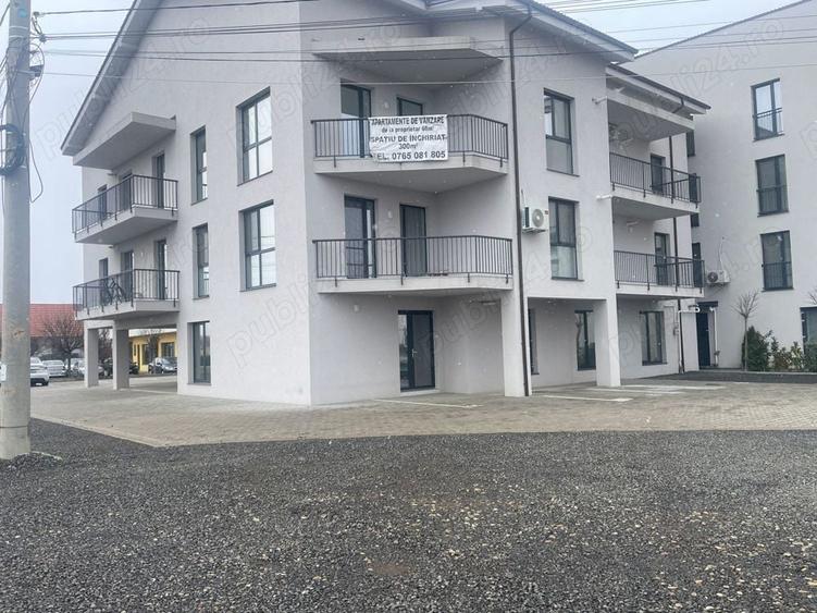 Apartament cu 3 camere decomandat în Dumbrăvița