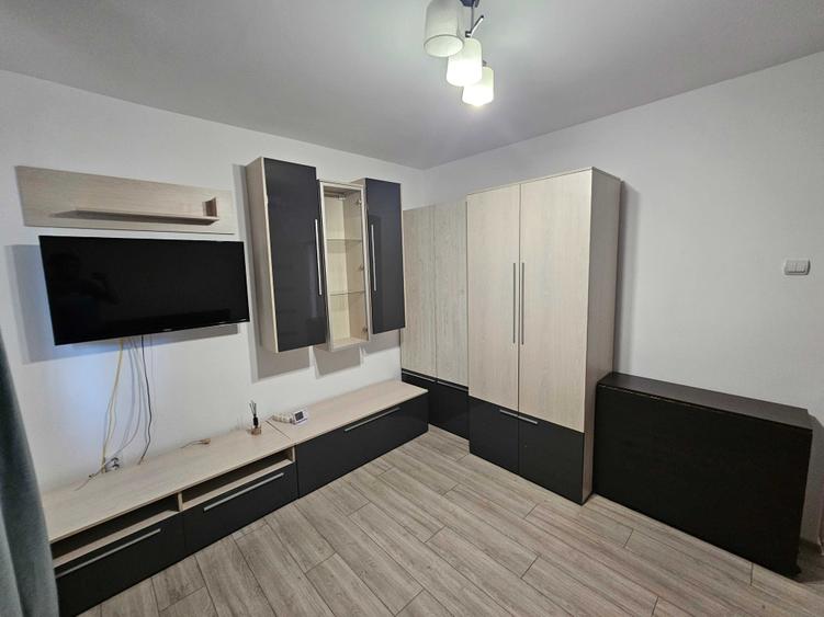 Garsonieră decomandată în Central
