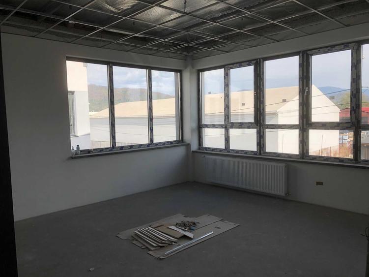 Spațiu comercial, de 300 mp, în Exterior Vest