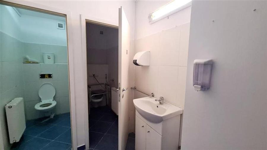 Spațiu comercial, de 660 mp, în Fratelia