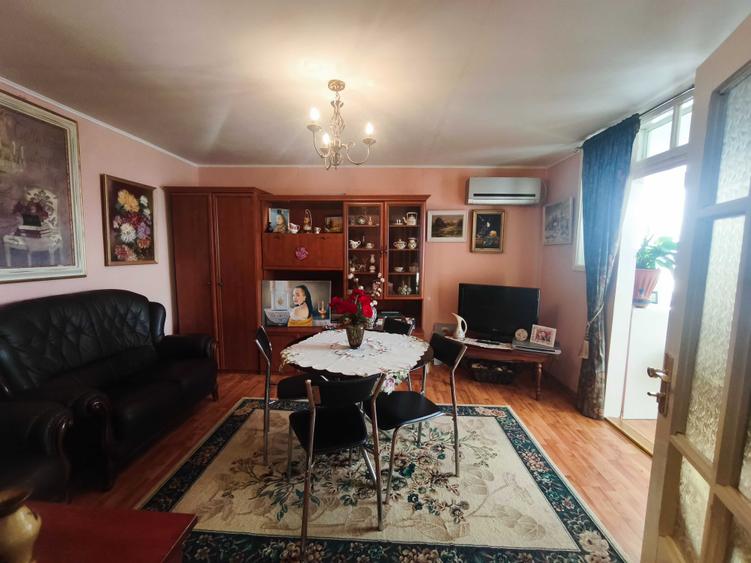 Casă cu 4 camere cu Teren 216 Mp în Central