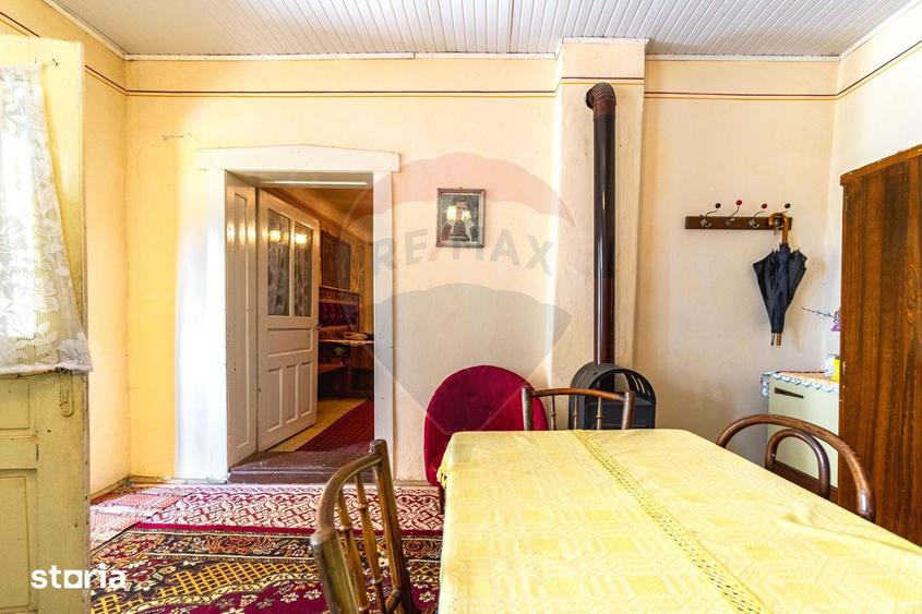 Casă cu 5 camere cu Teren 1995 Mp în Jibert