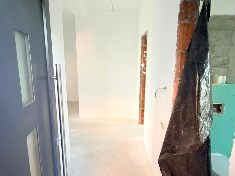 Duplex cu 4 camere cu Canalizare în Dumbrăvița