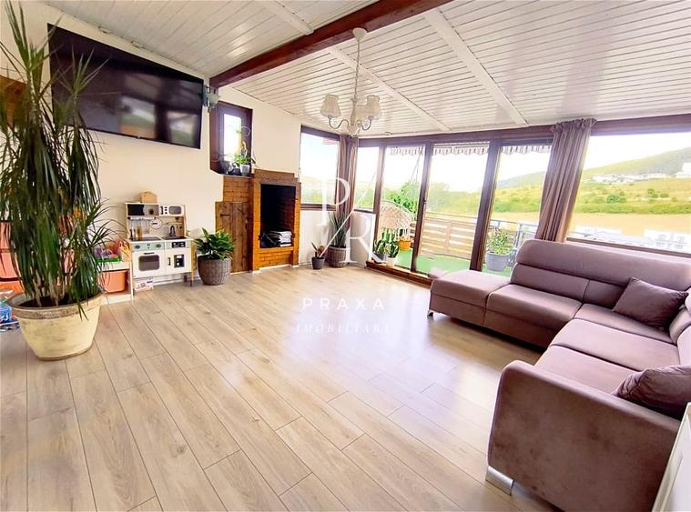 Apartament cu 4 camere semidecomandat, mobilat în Florești