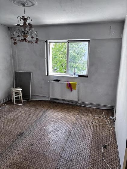 Garsonieră nedecomandată în Broșteni