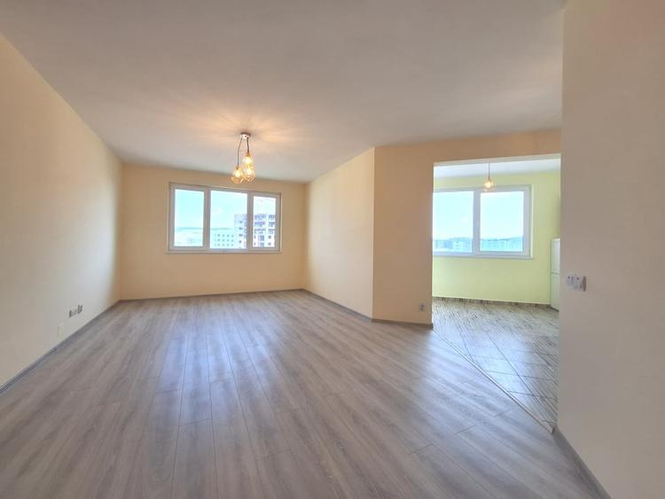 Apartament cu 3 camere semidecomandat, mobilat în Florești — fotografia 1
