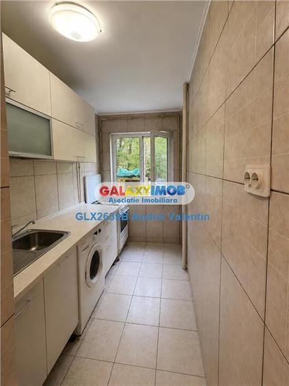 Apartament cu 2 camere semidecomandat, mobilat în Berceni