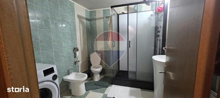 Casă cu 5 camere cu Teren 1682 Mp în Mănești