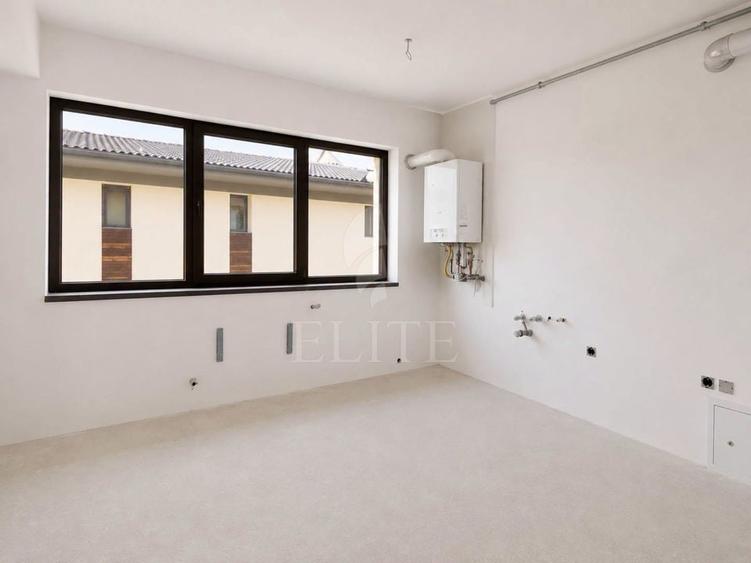 Apartament cu 3 camere semidecomandat în Andrei Mureșanu