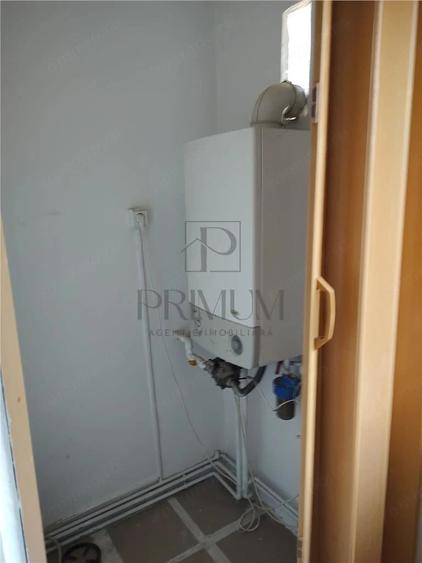 Apartament cu 4 camere decomandat în Girocului