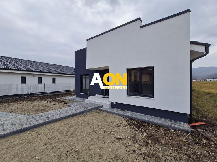 Casă individuală cu 3 camere cu Teren 380 Mp în Micești