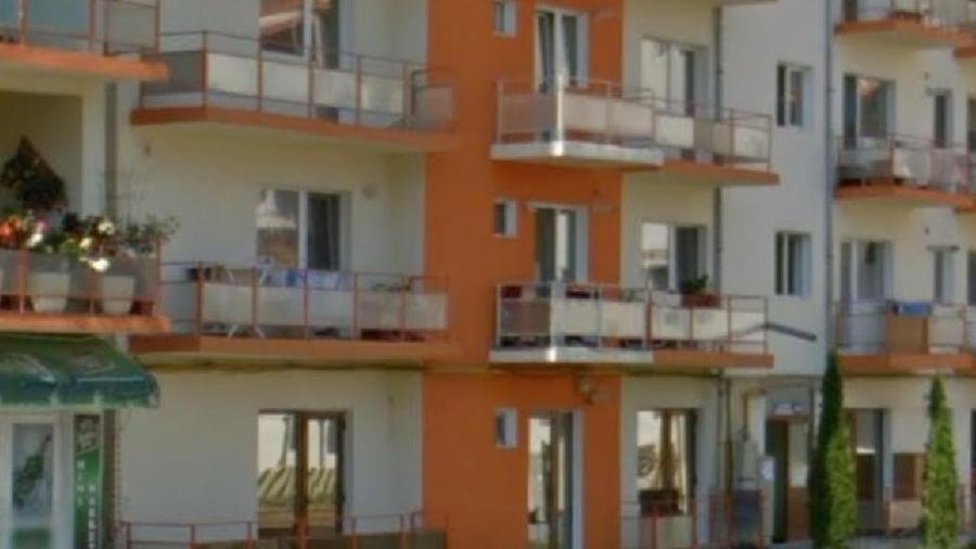 Apartament cu 3 camere decomandat în Sud