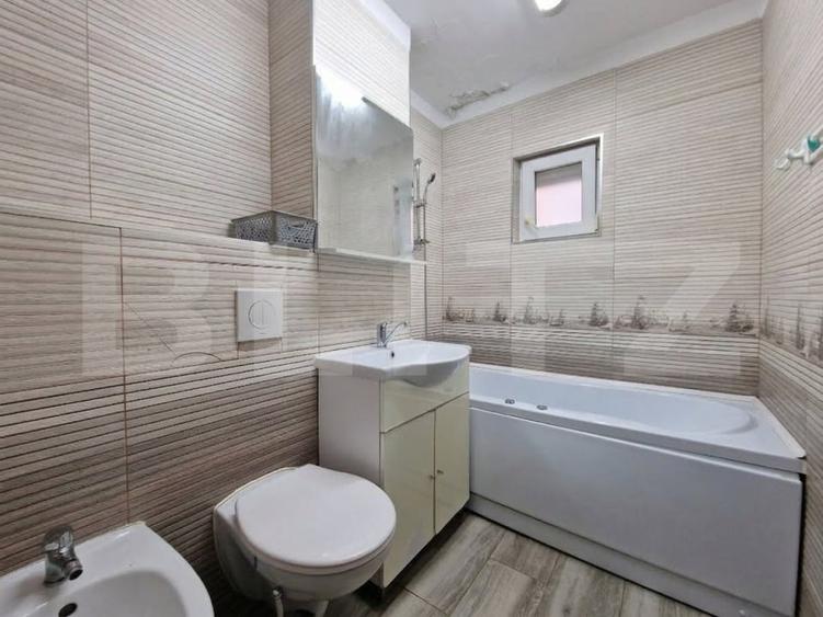 Apartament cu 3 camere decomandat, mobilat în Zorilor