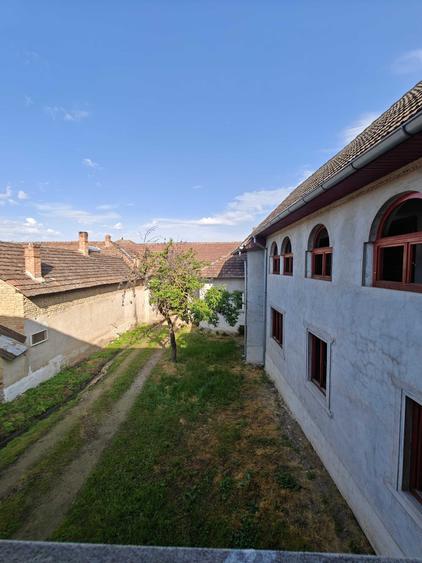 Casă cu 4 camere în Finiș