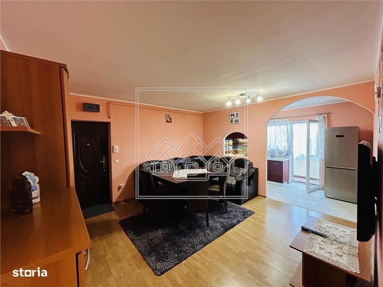 Ap mobilat si utilat, 2 camere, balcon, etaj 13 - Valea Aurie - 7