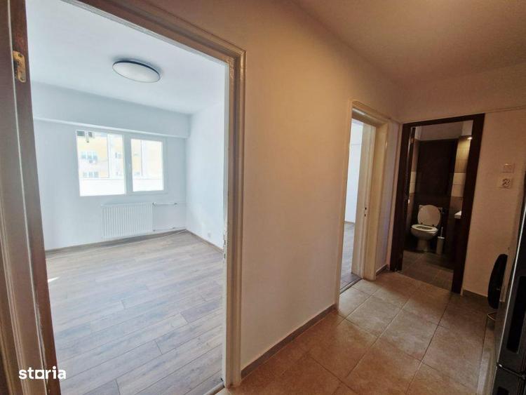 Apartament cu 3 camere decomandat în Vitan